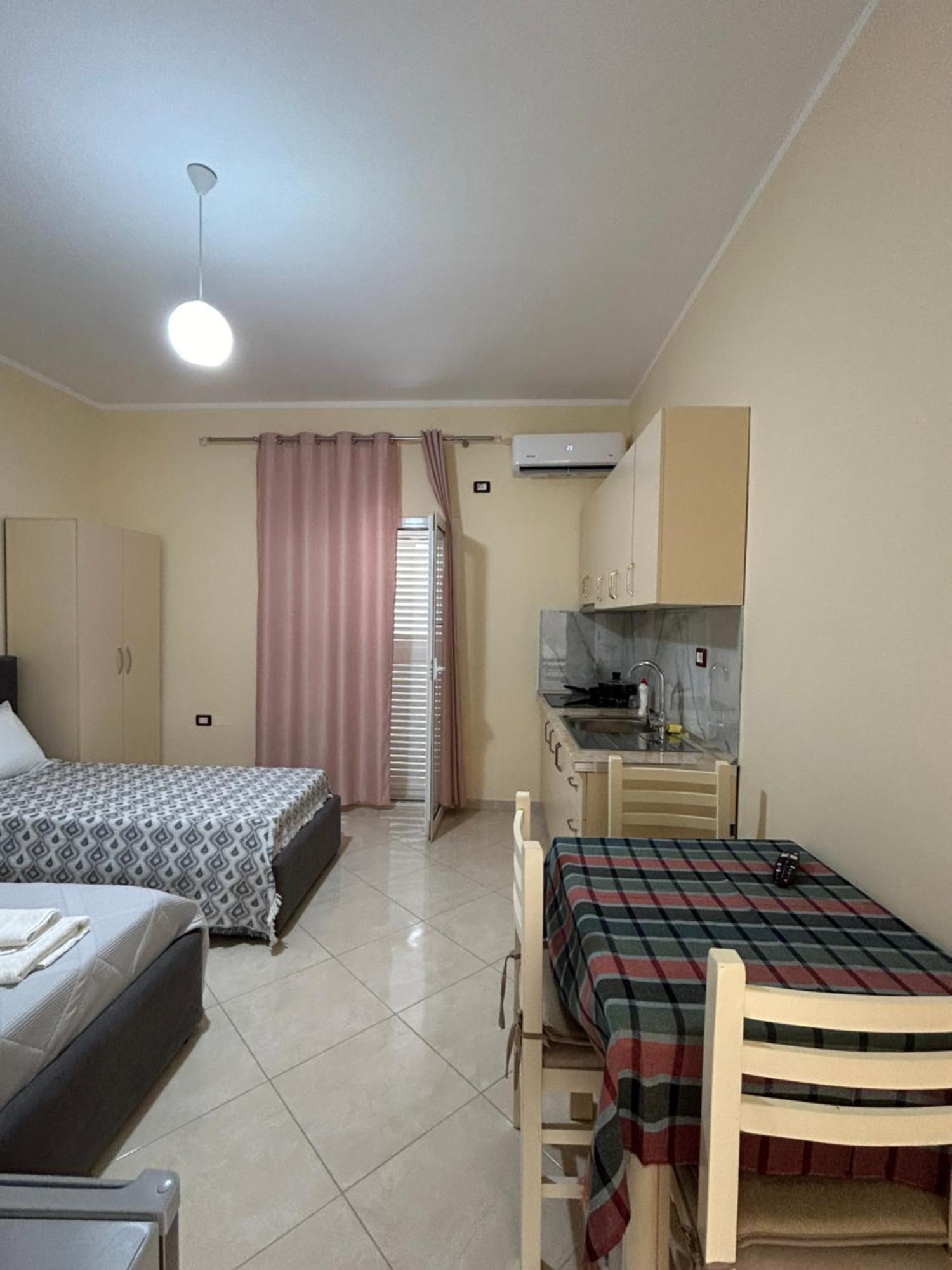 Rest House Vlorë Екстериор снимка
