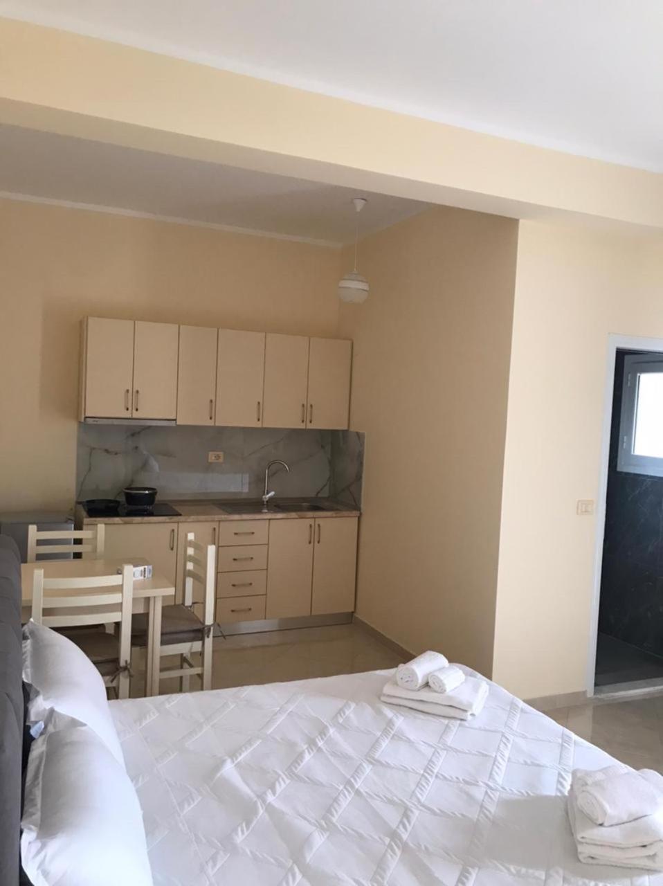 Rest House Vlorë Екстериор снимка