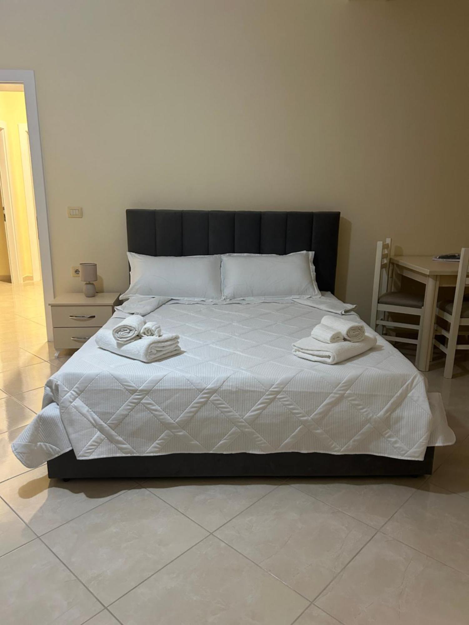 Rest House Vlorë Екстериор снимка