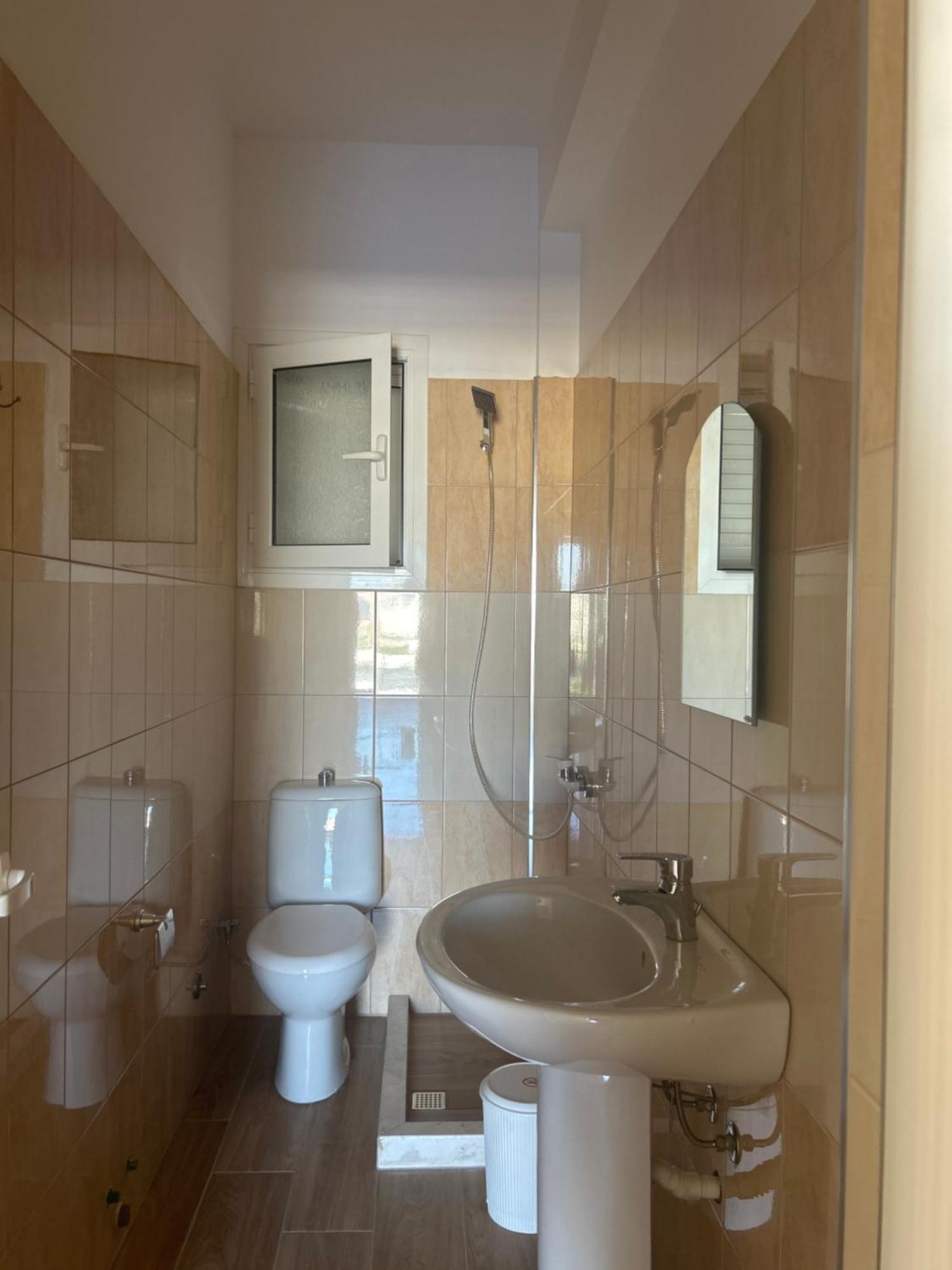 Rest House Vlorë Екстериор снимка